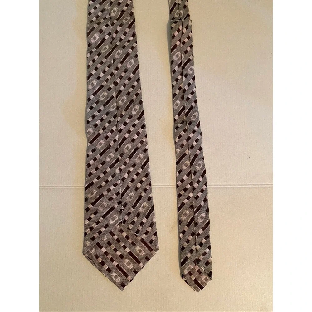 Geometric Pattern Necktie Burgundy Grey Silver Woven Formal Business Tie